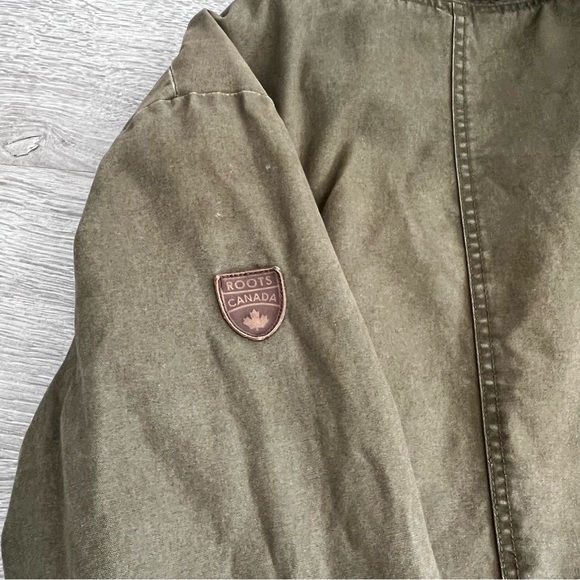 Roots Jacket - Picture 2 of 10